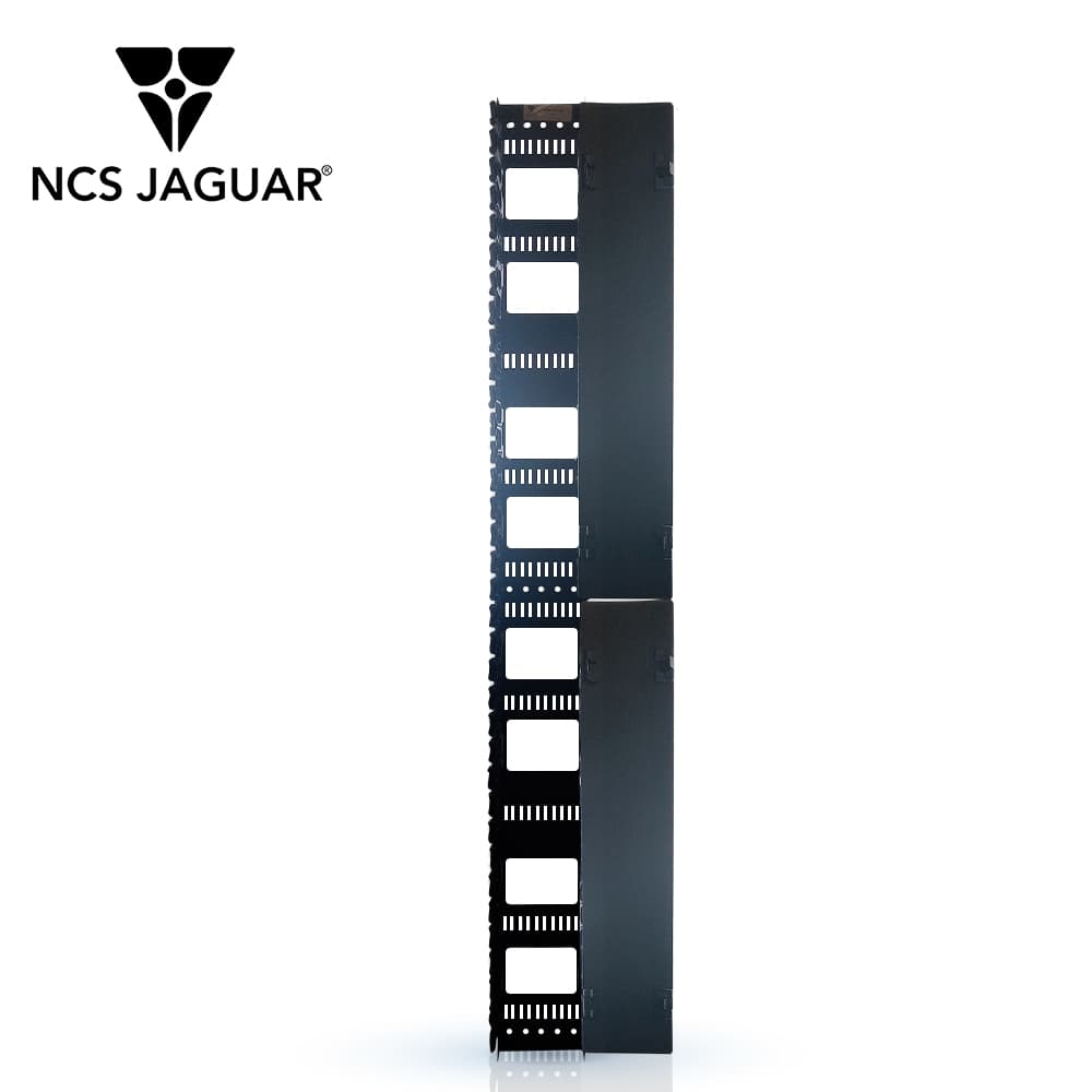ORGANIZADOR VERTICAL P/RACKS O GABINETES CABLE NCS JAGUAR NCS-VOP-28 28 UR CON PEINES DE POLICARBONATO TAPA REMOVIBLE Y ABATIBLE POSIBILIDAD DE SUJECION DE CABLE CON CINCHOS VELCRO O PIOLA PESO DE 4 KG CUMPLE CON LA NORMA EIA - Miniatura 3